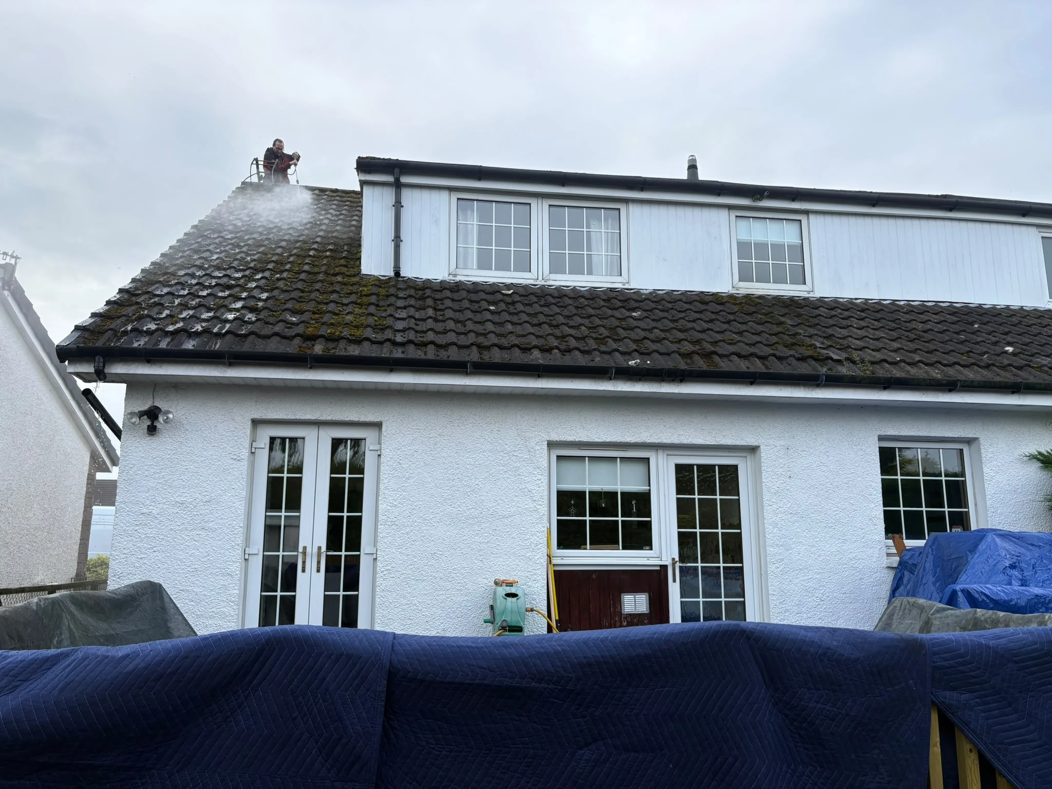 Rear roof cleaning close-up — Hamilton
